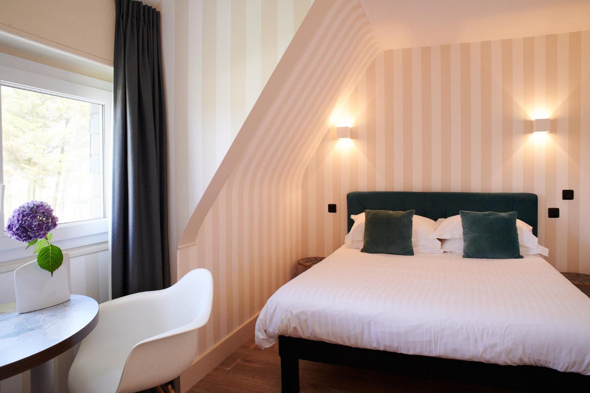 Hotel Le Lichen De La Mer บาตซ์-ซูร์-แมร์ ภายนอก รูปภาพ
